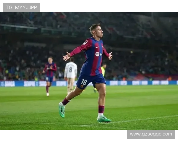 32分钟,莱万是代表巴萨在西甲第四快完成帽子戏法的球员 32分钟,莱万是代表巴萨在西甲第四快完成帽子戏法的球员